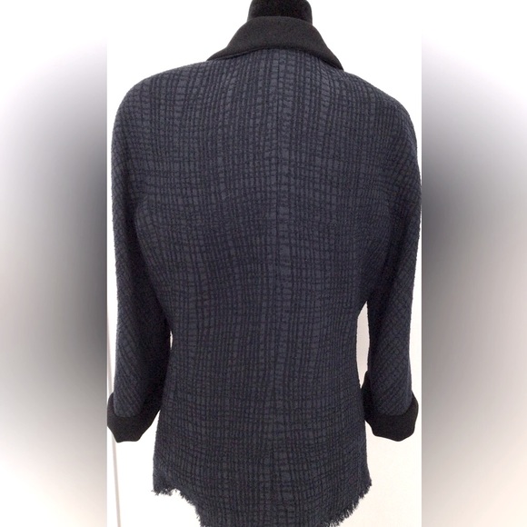 CHANEL Navy-Black Jacket 42 FR (8-10 US) As New - Picture 2 of 6